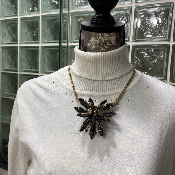 Necklaces - Picture 8 of 15